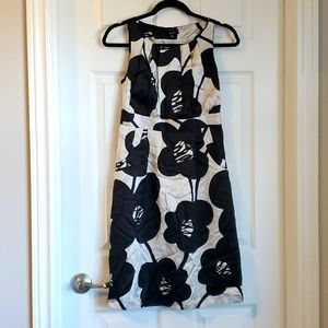 Beautiful knee length Jacob black and white silk dress.